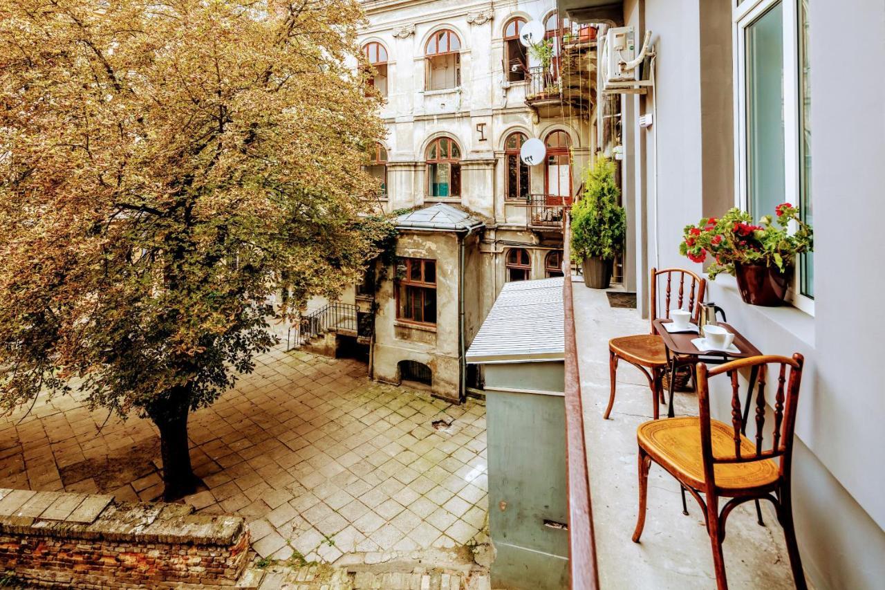 Family Apartments In Lviv Center With Balcony Esterno foto